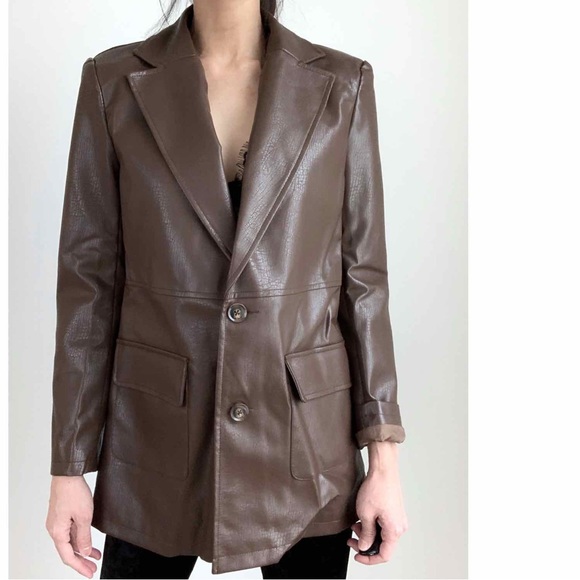 OVERSIZED  FAUX LEATHER BLAZER IN BROWN - Picture 2 of 11